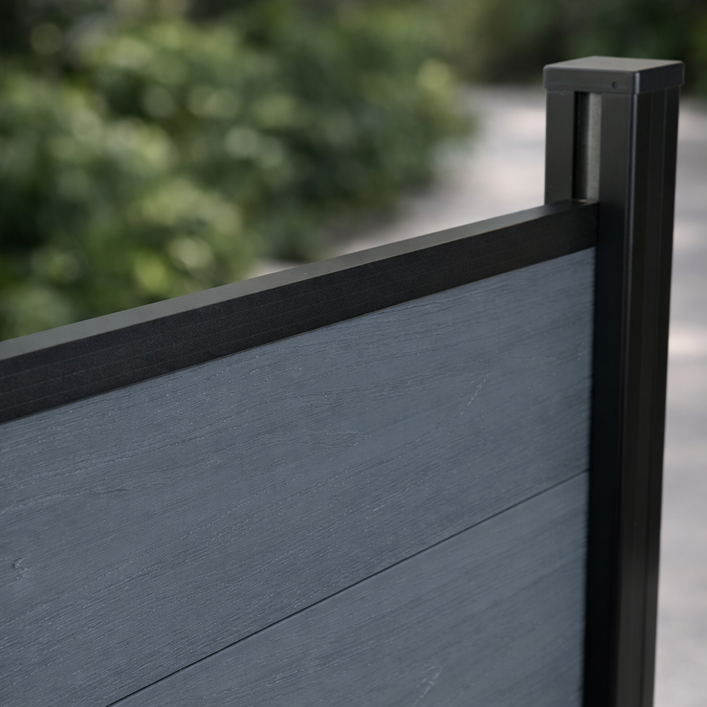WPC Outdoor Fence · Carbon